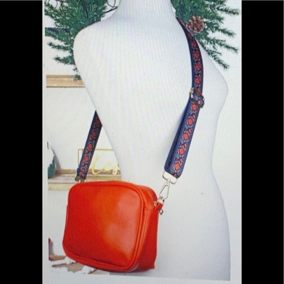 REDUCED Guitar Strap Tangerine Faux Leather Crossbody Bag NWT - Picture 1 of 4